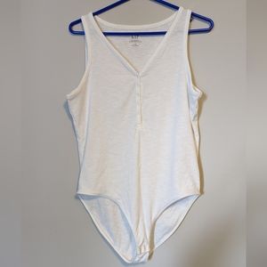 GAP Bodysuit with Snaps